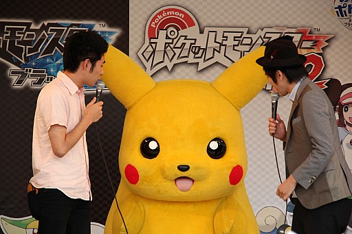 ポケットモンスターブラック2 ホワイト2 発売記念イベントが開催中 初日に行われたオープニングセレモニーの模様をレポート