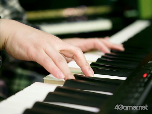 画像ギャラリー No.004のサムネイル画像 / 伊藤賢治氏と声優の楠田敏之さんがコラボレーションする12月27日のライブ「楠田敏之 × 伊藤賢治 LIVE 2012 -FIRST CONTACT-」リハーサル現場をレポート