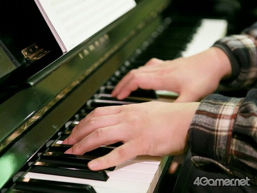 画像ギャラリー No.007のサムネイル画像 / 伊藤賢治氏と声優の楠田敏之さんがコラボレーションする12月27日のライブ「楠田敏之 × 伊藤賢治 LIVE 2012 -FIRST CONTACT-」リハーサル現場をレポート