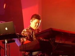 画像集#001のサムネイル/イトケンが「パズドラ」シリーズの楽曲を生演奏。「パズドラファン感謝祭2014」で開かれた“伊藤賢治スペシャルライブ2014”をレポート