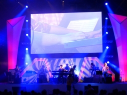 画像集#011のサムネイル/イトケンが「パズドラ」シリーズの楽曲を生演奏。「パズドラファン感謝祭2014」で開かれた“伊藤賢治スペシャルライブ2014”をレポート