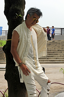 画像ギャラリー No.003のサムネイル画像 / 浅草に“チャンバ!”のアカペラが響き渡る! ガンホーアミーゴスのラストパレードとなった浅草サンバカーニバルの模様をレポート