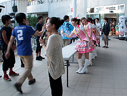 画像集#052のサムネイル/「THE IDOLM@STER CINDERELLA MASTER We're the friends! CD発売記念イベント」をレポート。ファーストライブを収録したBlu-rayや,セカンドライブの情報などが明らかに