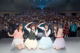 画像ギャラリー No.004のサムネイル画像 / 「シンデレラガールズ」Webラジオの公開録音“CINDERELLA REAL PARTY 02”をレポート。“健康にいい苦いお茶”を回避すべく出演者達が大激突