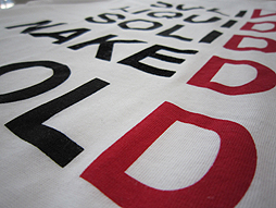 画像ギャラリー No.007のサムネイル画像 / ユニクロのTシャツブランド「UT」と「メタルギア」シリーズのコラボTシャツ第3弾が4月16日発売。デザインの一つにはちょっとした仕掛けも