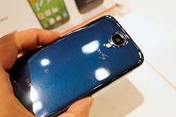 画像ギャラリー No.005のサムネイル画像 / 話題のNTTドコモの2013年夏スマホ&タブレット 計4機種をじっくりテスト。ベンチも計測してみた