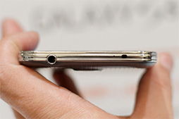 画像集#005のサムネイル/国内メーカーならではのチューニングに期待の「AQUOS SERIE」。KDDI 2014夏モデルスマートフォンテストレポート(後編)