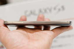 画像集#007のサムネイル/国内メーカーならではのチューニングに期待の「AQUOS SERIE」。KDDI 2014夏モデルスマートフォンテストレポート(後編)