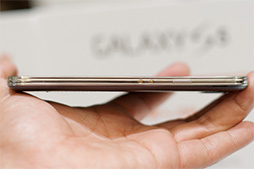 画像集#008のサムネイル/国内メーカーならではのチューニングに期待の「AQUOS SERIE」。KDDI 2014夏モデルスマートフォンテストレポート(後編)