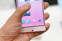 画像集#018のサムネイル/国内メーカーならではのチューニングに期待の「AQUOS SERIE」。KDDI 2014夏モデルスマートフォンテストレポート(後編)