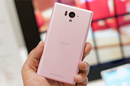 画像集#019のサムネイル/国内メーカーならではのチューニングに期待の「AQUOS SERIE」。KDDI 2014夏モデルスマートフォンテストレポート(後編)