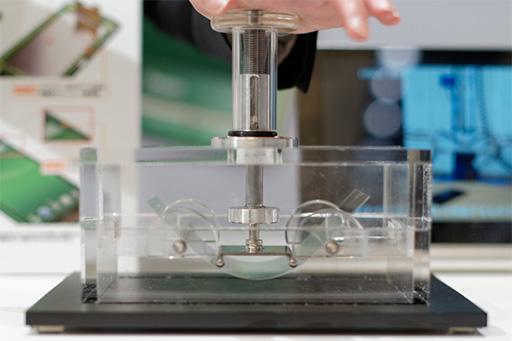 画像集#027のサムネイル/国内メーカーならではのチューニングに期待の「AQUOS SERIE」。KDDI 2014夏モデルスマートフォンテストレポート(後編)