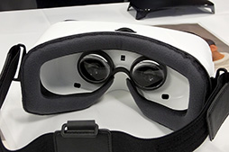 画像ギャラリー No.006のサムネイル画像 / Samsung,最薄部約6mmの薄型Androidスマートフォン「Galaxy A8」をKDDIから発売。スマホ合体型VR HMD「Gear VR」も国内に投入