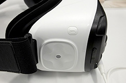 画像ギャラリー No.007のサムネイル画像 / Samsung,最薄部約6mmの薄型Androidスマートフォン「Galaxy A8」をKDDIから発売。スマホ合体型VR HMD「Gear VR」も国内に投入