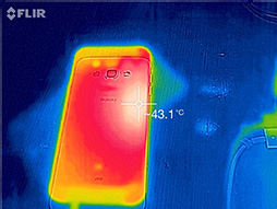 画像ギャラリー No.024のサムネイル画像 / Galaxy史上最薄の5.7インチスマートフォン「Galaxy A8」テストレポート。製品版が登場したVR HMD「Gear VR」も体験してみた