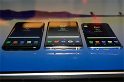 画像ギャラリー No.015のサムネイル画像 / Samsung,ペン入力対応スマートフォン「Galaxy Note8」発表。6.3インチなのに握れる,アスペクト比18.5:9の縦長有機ELパネルを搭載