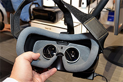 画像ギャラリー No.039のサムネイル画像 / Samsung渾身の新スマートフォン「Galaxy Note8」の実機をチェック。持ちやすさは良好だがゲームでは大きすぎることも