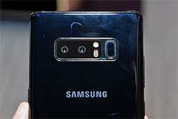 画像ギャラリー No.045のサムネイル画像 / Samsung渾身の新スマートフォン「Galaxy Note8」の実機をチェック。持ちやすさは良好だがゲームでは大きすぎることも