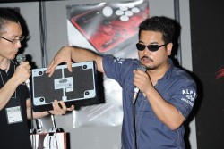 ꡼ No.003Υͥ / TGS 20123̾Ŵȥåץץ쥤䡼ˤǮ襤Mad Catz֡ΥȡåȥӥޥåࡼӡǤϤ