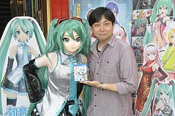 ���������꡼ No.015�Υ���ͥ������ / �ֽ鲻�ߥ� -Project DIVA- f�פ�ȯ�䵭ǰ��������ݡ��ȡ��� ���ʥץ��ǥ塼�����Υߥ˥��󥿥ӥ塼��Ǻ�