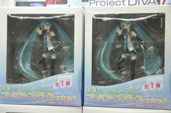 ���������꡼ No.017�Υ���ͥ������ / �ֽ鲻�ߥ� -Project DIVA- f�פ�ȯ�䵭ǰ��������ݡ��ȡ��� ���ʥץ��ǥ塼�����Υߥ˥��󥿥ӥ塼��Ǻ�