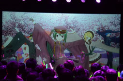 画像ギャラリー No.007のサムネイル画像 / 東京ジョイポリスが初音ミク一色に。「初音ミク -Project DIVA- F × 千本桜 in JOYPOLIS」のメディア向け内覧会をレポート