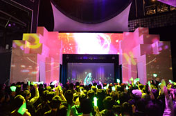 画像ギャラリー No.009のサムネイル画像 / 東京ジョイポリスが初音ミク一色に。「初音ミク -Project DIVA- F × 千本桜 in JOYPOLIS」のメディア向け内覧会をレポート