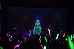 画像集#010のサムネイル/東京ジョイポリスが初音ミク一色に。「初音ミク -Project DIVA- F × 千本桜 in JOYPOLIS」のメディア向け内覧会をレポート
