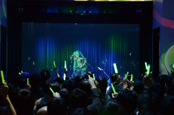 画像ギャラリー No.014のサムネイル画像 / 東京ジョイポリスが初音ミク一色に。「初音ミク -Project DIVA- F × 千本桜 in JOYPOLIS」のメディア向け内覧会をレポート