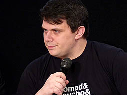 画像ギャラリー No.010のサムネイル画像 / 「クライシス 3」のゲームプロデューサーが本作の魅力を語り尽くす。プロフェット隊長も登場したファン感謝祭の模様をレポート