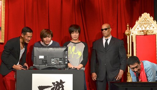 画像ギャラリー No.008のサムネイル画像 / 「メタルギア ライジング リベンジェンス」や「SOUL SACRIFICE」が披露された,アントニオ猪木さん主宰の生放送「一遊闘魂」をレポート