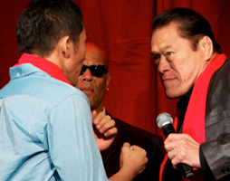 画像ギャラリー No.009のサムネイル画像 / 「メタルギア ライジング リベンジェンス」や「SOUL SACRIFICE」が披露された,アントニオ猪木さん主宰の生放送「一遊闘魂」をレポート