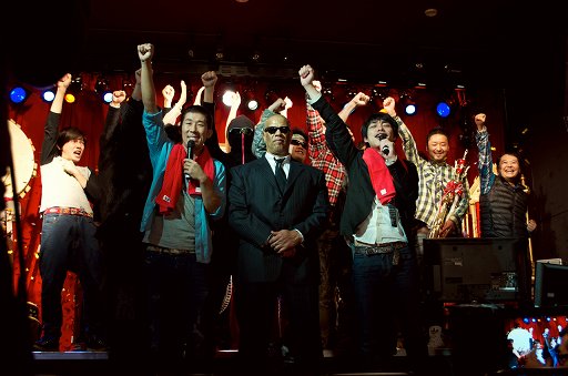 画像ギャラリー No.018のサムネイル画像 / 「メタルギア ライジング リベンジェンス」や「SOUL SACRIFICE」が披露された,アントニオ猪木さん主宰の生放送「一遊闘魂」をレポート