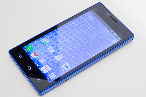 画像集#050のサムネイル/5インチのフルHD液晶を搭載する「HTC J butterfly HTL21」が登場。auの2012年冬モデル端末発表会レポート
