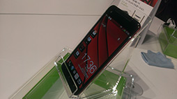 画像ギャラリー No.014のサムネイル画像 / HTC,12月上旬発売予定となる「HTC J butterfly」のプレスイベントを開催。使いやすさを追求したハイエンド端末