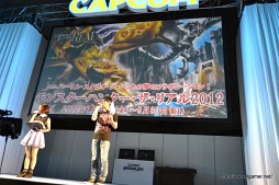 画像ギャラリー No.048のサムネイル画像 / 日笠陽子さんと喜多村英梨さんによる「モンハンラジオ カプコン放送局」の公開録音,「バイオハザード6」「アイルーでパズルー」のステージをレポート