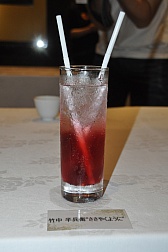 画像ギャラリー No.028のサムネイル画像 / カプコンバーのグランドメニューが7月19日にリニューアル。「アイルーでパズルー」のゲーム大会も行われた試食会をレポート