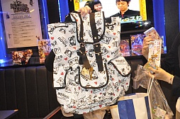 画像ギャラリー No.057のサムネイル画像 / カプコンバーのグランドメニューが7月19日にリニューアル。「アイルーでパズルー」のゲーム大会も行われた試食会をレポート