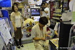 ���������꡼ No.004�Υ���ͥ������ / �֥����롼�ǥѥ��롼���з褬�Ԥ�줿�����ॺ�ޡ���Ǥ�ŹƬ�θ�����ݡ��ȡ��֥ϥ��Ȥ��פ˽б�Ǥ��뤫�⤷��ʤ�ŹƬ�θ����8��7��������Ǽ»� 