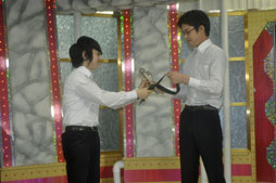 画像ギャラリー No.016のサムネイル画像 / ヴィクトリースパークに「未来日記」と「輪廻のラグランジェ」「這いよれ!ニャル子さん」の参戦が決定。ブシロード戦略発表会2012(初夏)レポート