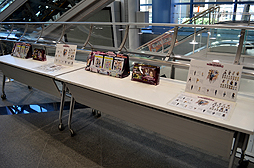 画像ギャラリー No.018のサムネイル画像 / 公式デコレーションカーの展示や試乗が行われた,「アムラックス×テイルズ オブ エクシリア 2」の模様をレポート