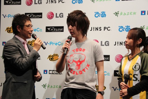 画像集#028のサムネイル/「第4回 eスポーツ JAPAN CUP」が開催。「FIFA 13」「StarCraft II」「鉄拳タッグトーナメント2」にて繰り広げられた決勝をレポート