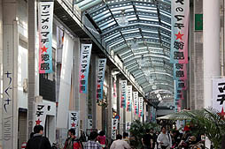 画像ギャラリー No.003のサムネイル画像 / 「シャイニーフェスタ 新作アニメ プレミアム先行上映会」が徳島のマチ★アソビ Vol.9で開催。上映されたアニメは,どのバージョンのものだったのか