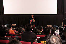 画像ギャラリー No.004のサムネイル画像 / 「シャイニーフェスタ 新作アニメ プレミアム先行上映会」が徳島のマチ★アソビ Vol.9で開催。上映されたアニメは,どのバージョンのものだったのか