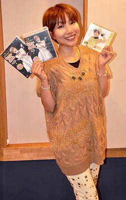 画像ギャラリー No.004のサムネイル画像 / Xbox 360向け「マジてん 〜マジで天使を作ってみた〜」の主題歌,「ミラクルエール!」は2012年10月24日に発売。歌手/声優の長谷川明子さんに楽曲の魅力や収録のエピソードなどを聞いた