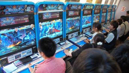 画像集#002のサムネイル/「BLAZBLUE CHRONOPHANTASMA Ver.2.0」直撮りプレイムービー。新キャラのセリカ,ラムダをプランナーの加藤京平氏が解説