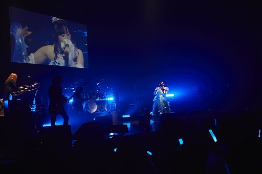 画像ギャラリー No.015のサムネイル画像 / Zepp Tokyoを蒼く染め上げた「BLAZBLUE MUSIC LIVE 2015」をレポート。森利道氏と石渡太輔氏へのインタビューも合わせて掲載