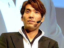 画像ギャラリー No.002のサムネイル画像 / 最新タイトルの情報を開発者自らが語る。「Xbox 360『大』感謝祭 2012 夏」で行われた「怒首領蜂最大往生」「Halo 4」のステージをレポート