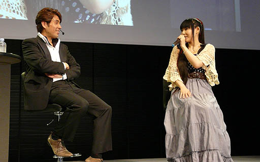 画像ギャラリー No.003のサムネイル画像 / 最新タイトルの情報を開発者自らが語る。「Xbox 360『大』感謝祭 2012 夏」で行われた「怒首領蜂最大往生」「Halo 4」のステージをレポート