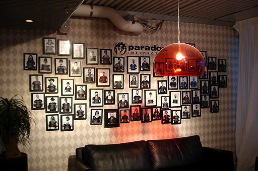 ꡼ No.016 | Paradox InteractiveܼιԵեߡƥ󥰤˻äơMarch of the EaglesסCrusader Kings IIפʤɤγȯԤCEOˡäʹ